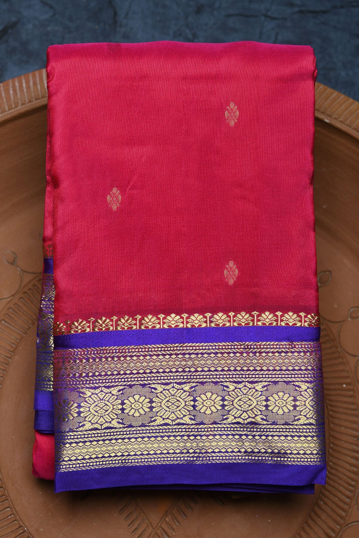 Contrast Traditional Zari Border With Floral Buttis Magenta Pink Kanchipuram Silk Saree