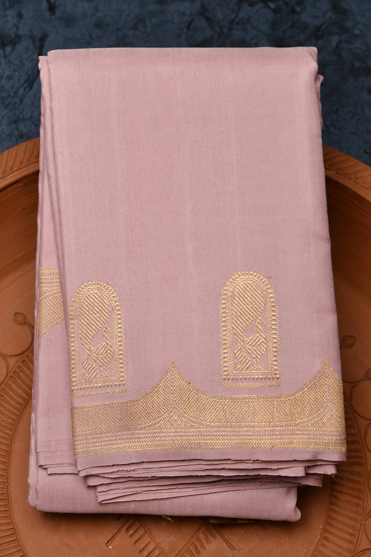 Wavy Zari Border With Peacock Motif Pale Pink Kanchipuram Silk Saree