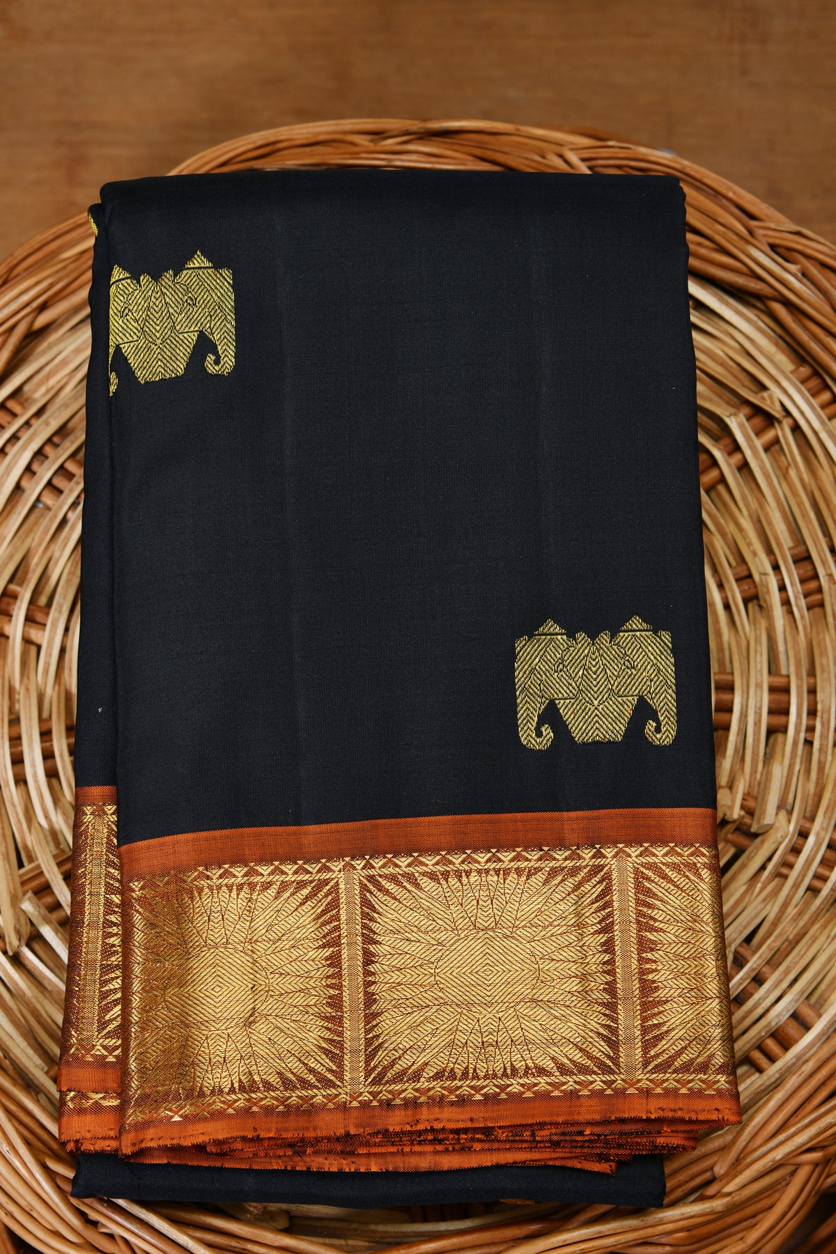 Irattaithalai Elephant Motif Black Kanchipuram Silk Saree