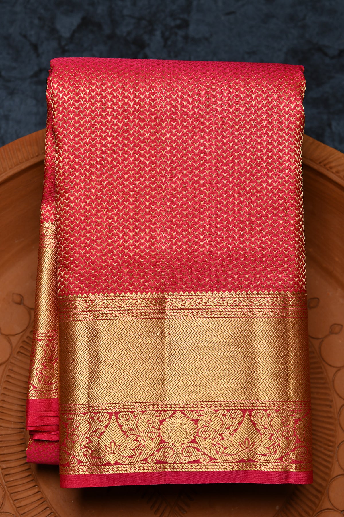 Floral And Zig Zag Design Border With Buttis Punch Pink Kanchipuram Silk Saree