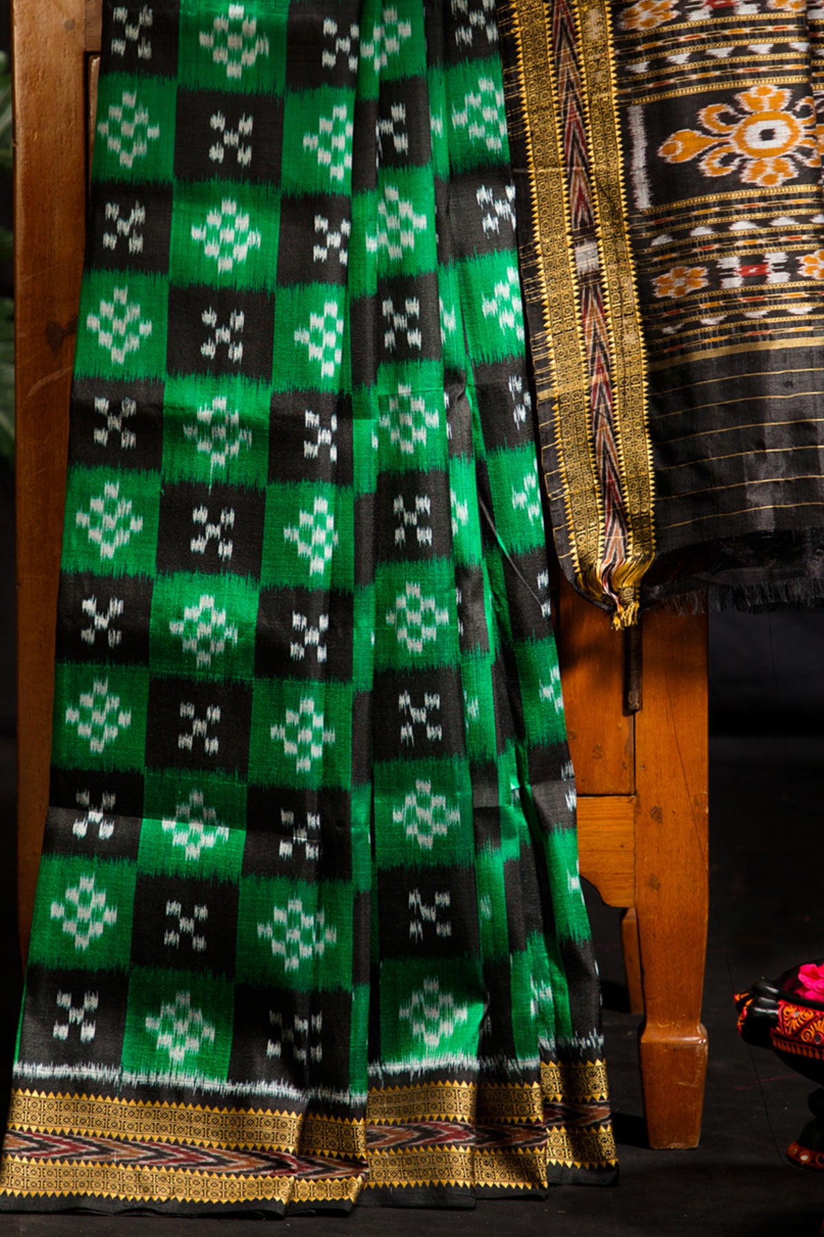 Ikat Design With Threadwork Border Dark Green And Black Pochampally Handloom Silk Saree