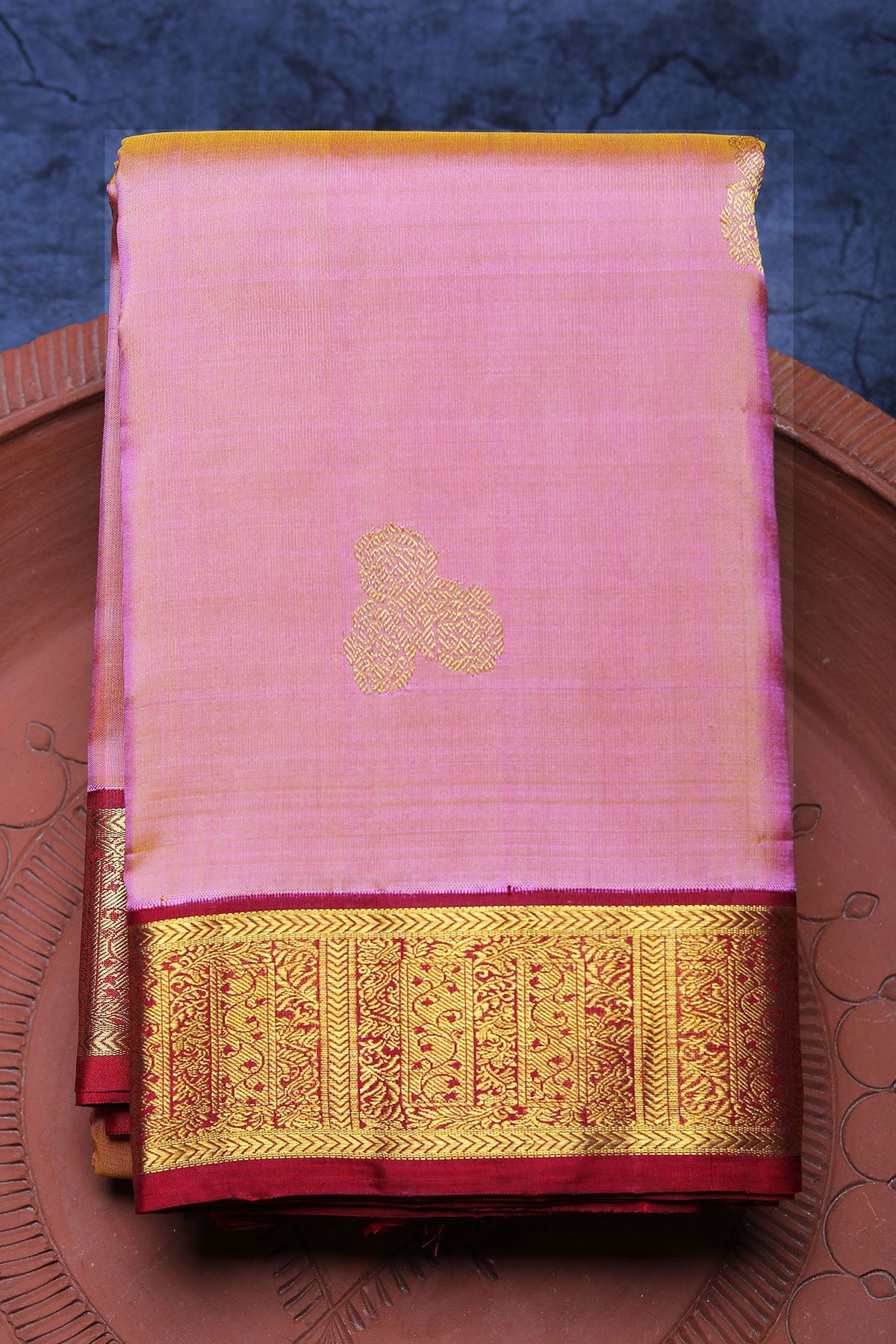 Contrast Traditional Border With Floral Butta Onion Pink Kanchipuram Silk Saree