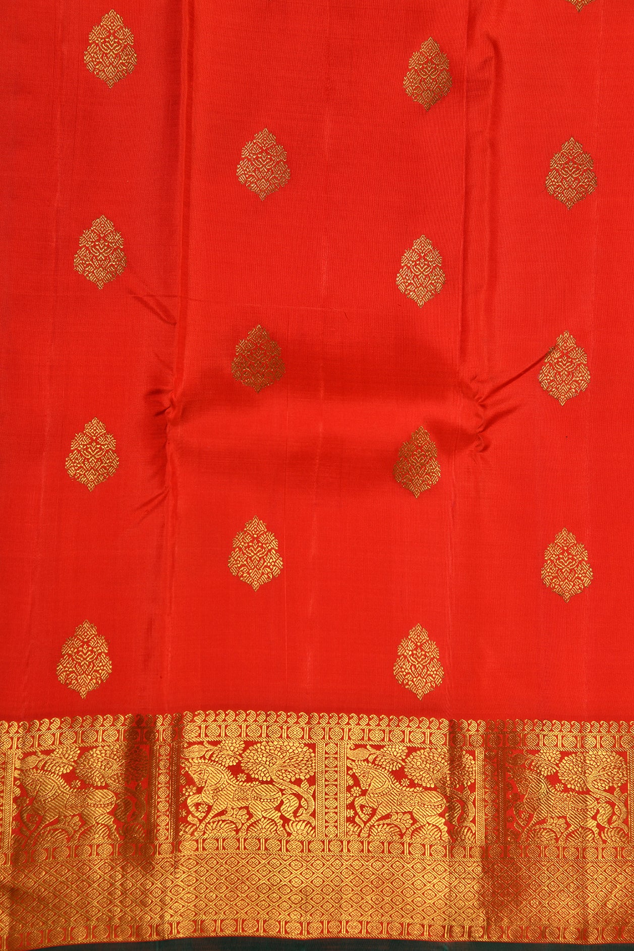 Traditional Border With Floral Butta Tomato Red Kanchipuram Silk Saree