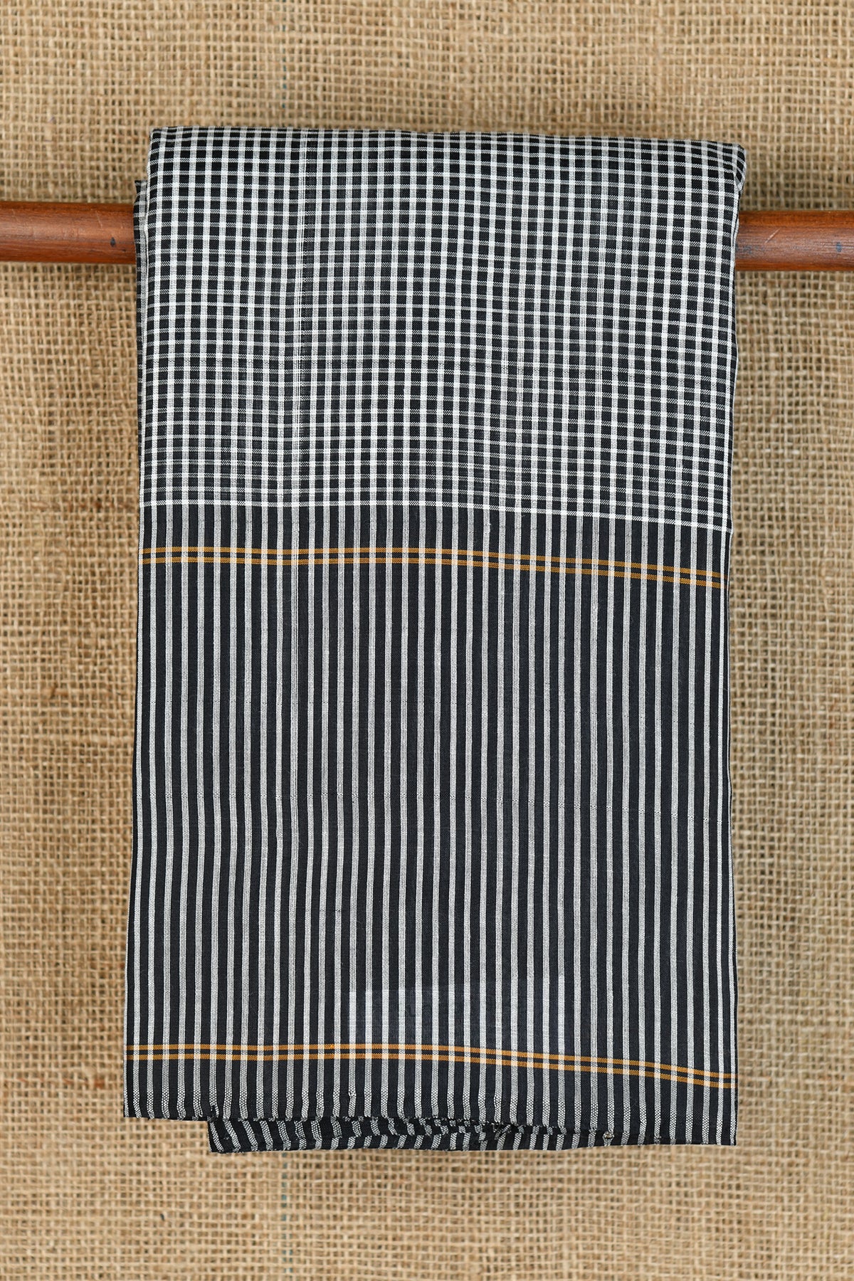 Small Checked White And Black Koorainadu Cotton Saree
