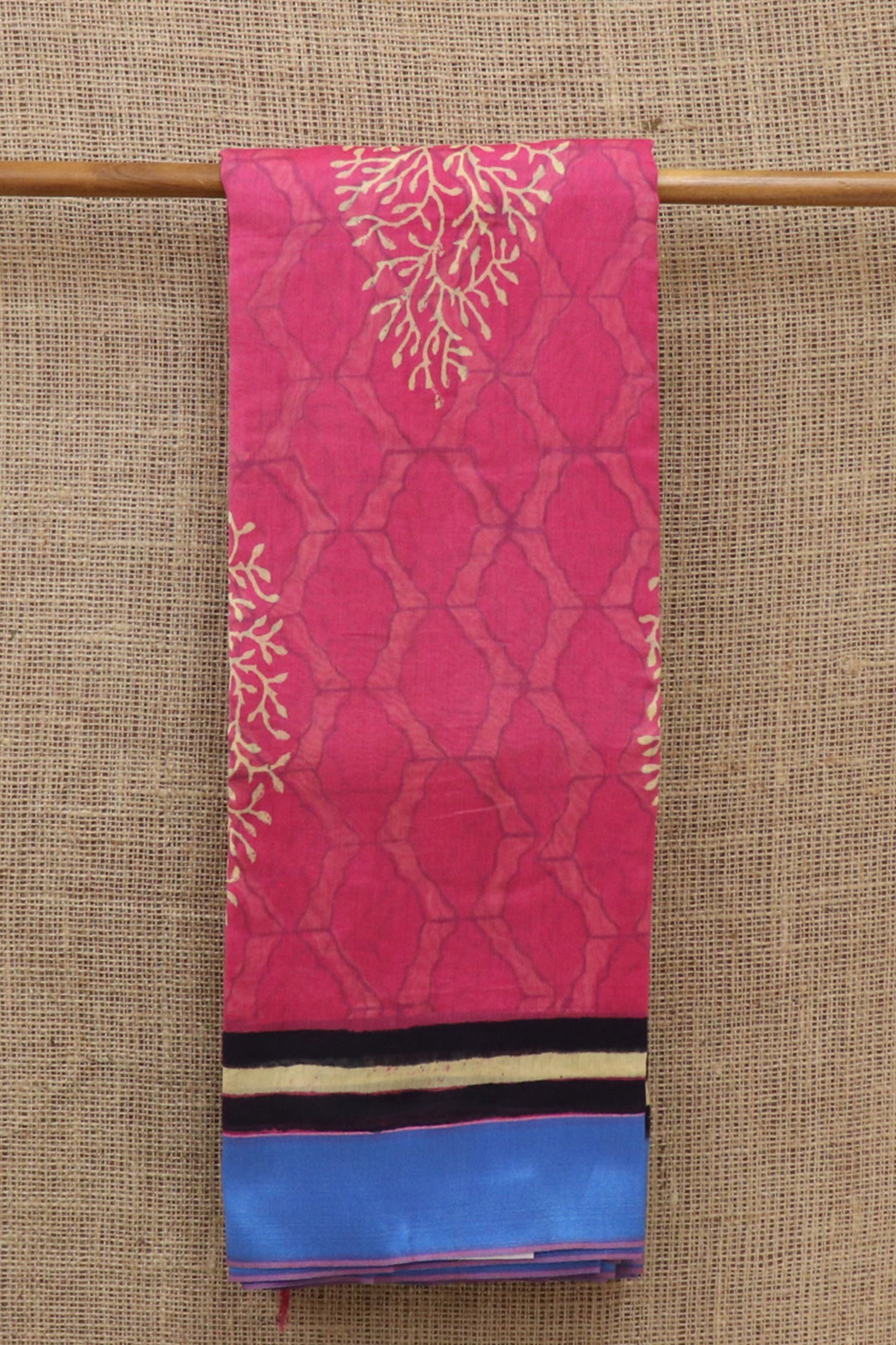 Zig Zag And Tree Design Magenta Pink Printed Maheswari Cotton Saree