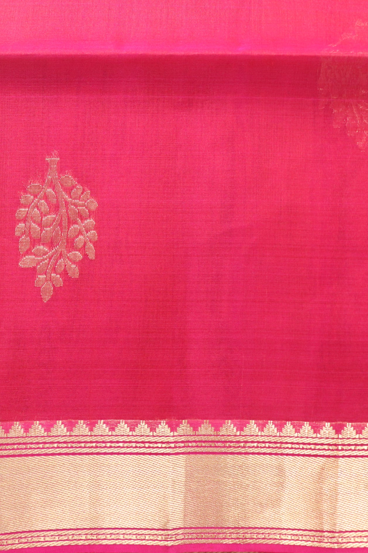 Temple Border Zari Butta Rani Pink Kanchipuram Silk Saree