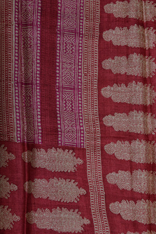 Box With Paisley Design Pink And Blush Red Tussar Silk Saree