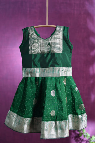 Bandhani Design Emerald Green Pavadai Sattai