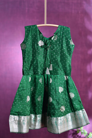 Bandhani Design Emerald Green Pavadai Sattai