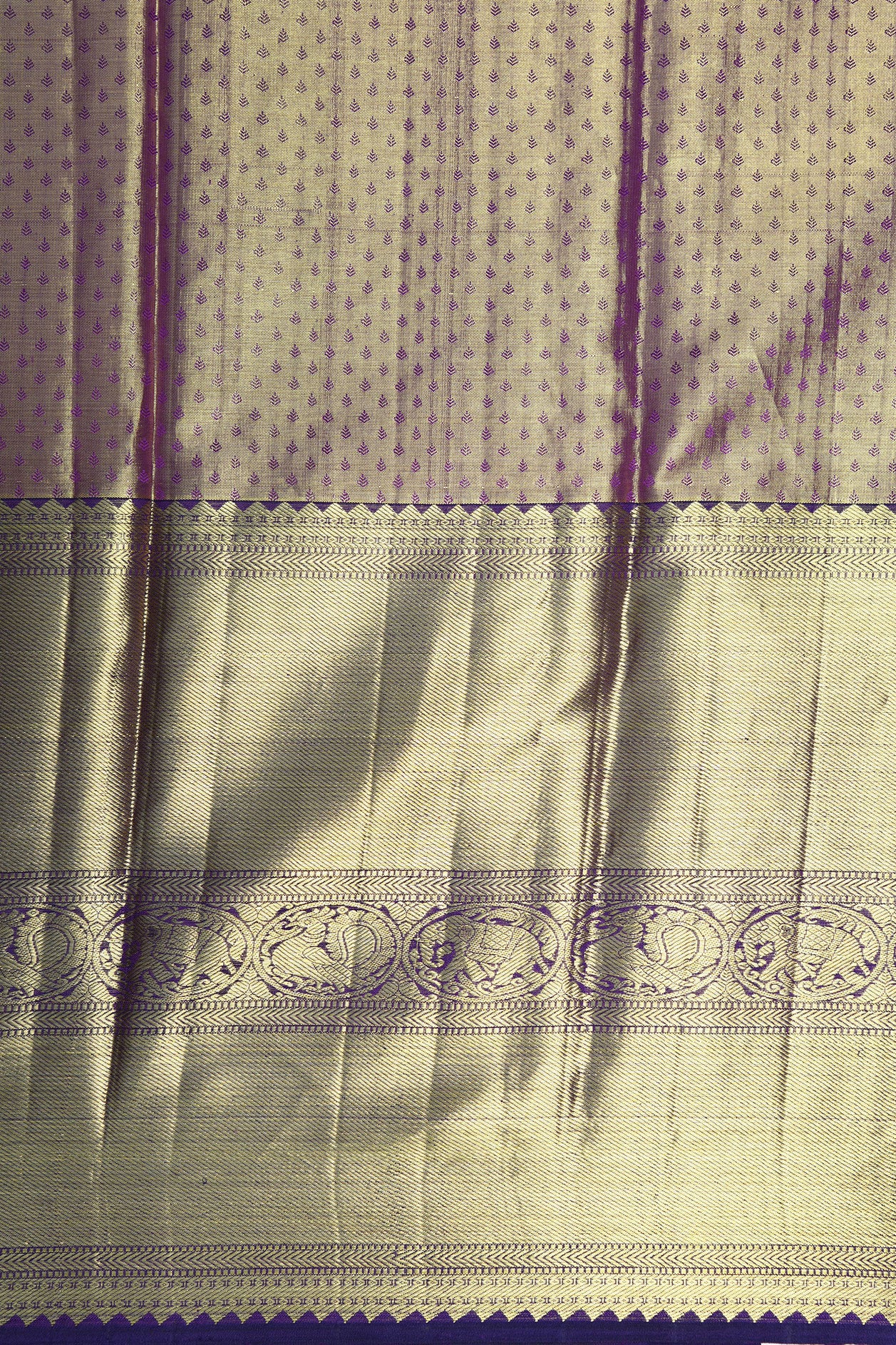 Big Contrast Border With Zari And Thread Work Geometric Design Rani Pink Kanchipuram Silk Saree