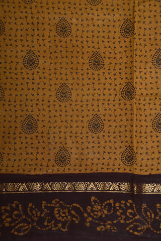 Contrast Big Border With Thilagam Printed Solid Brown Sungudi Cotton Saree