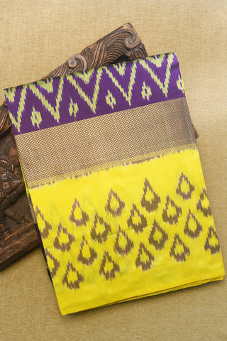 Big Contrast Zari Border With Ikat Design Purple Pochampally Silk Saree
