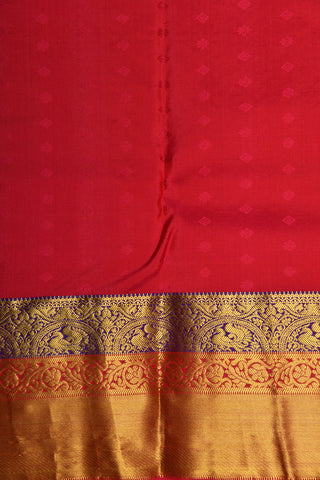 Contrast Half Circle And Peacock Traditional Border With Diamond And Floral Buttis Pear Green Kanchipuram Silk Saree