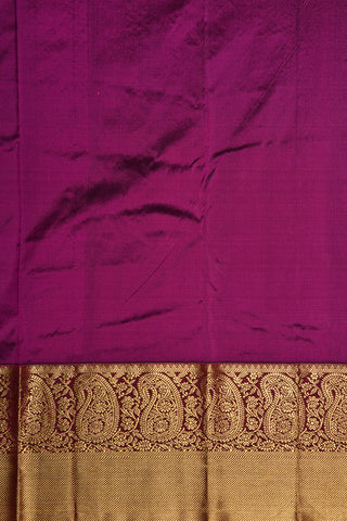 Contrast Paisley Korvai Border With Thilagam Butta Rani Pink Kanchipuram Silk Saree