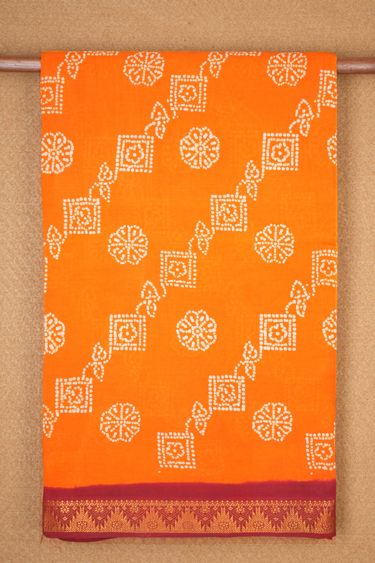 Contrast Temple Design Border Bright Orange Sungudi Cotton Saree