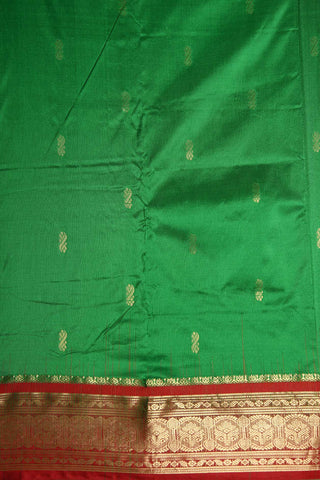 Contrast Traditional Border With Zari Buttis Leaf Green Kanchipuram Silk Saree
