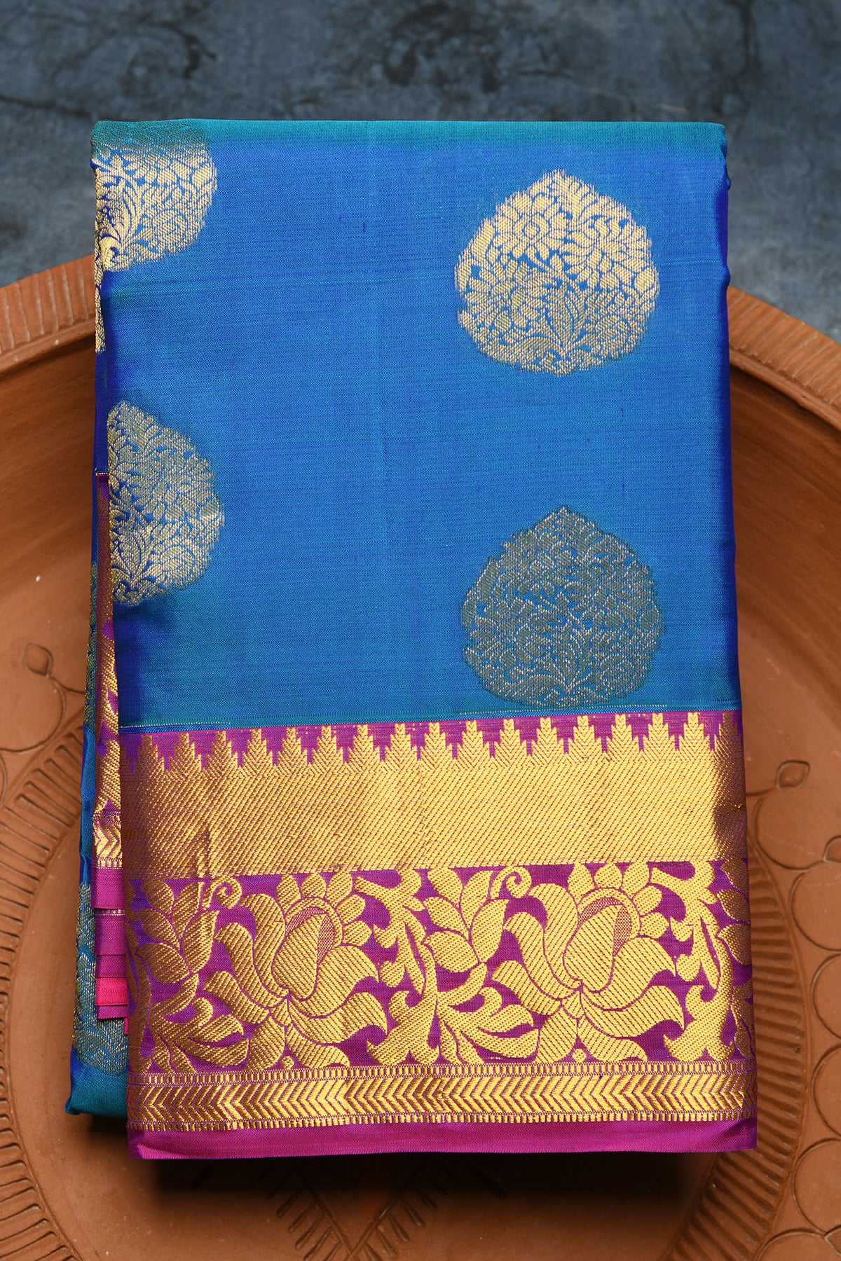 Contrast Zari Border In Floral Butta Blue Kanchipuram Silk Saree