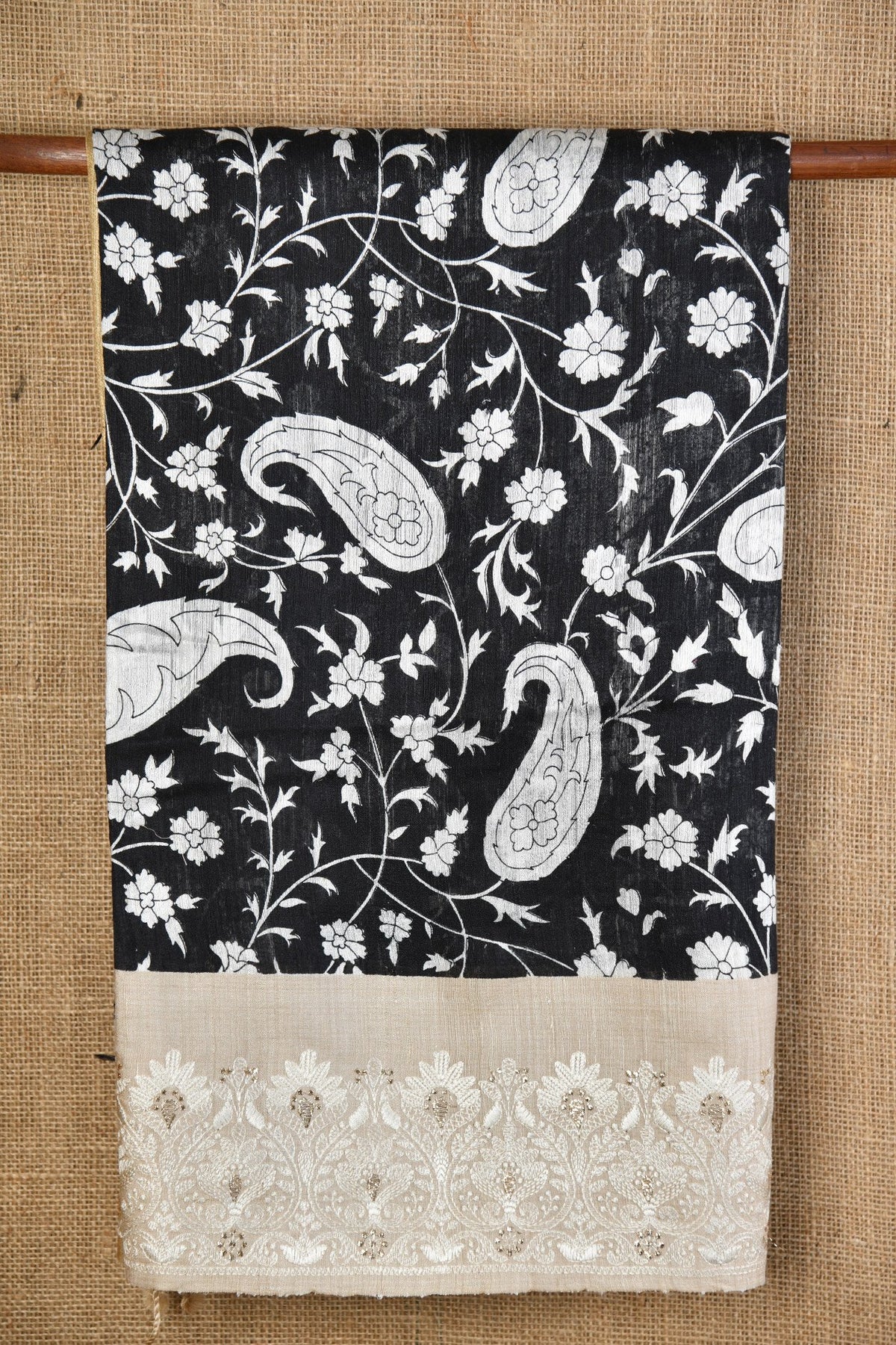 Paisley Motif Floral Design Black And White Jute Saree
