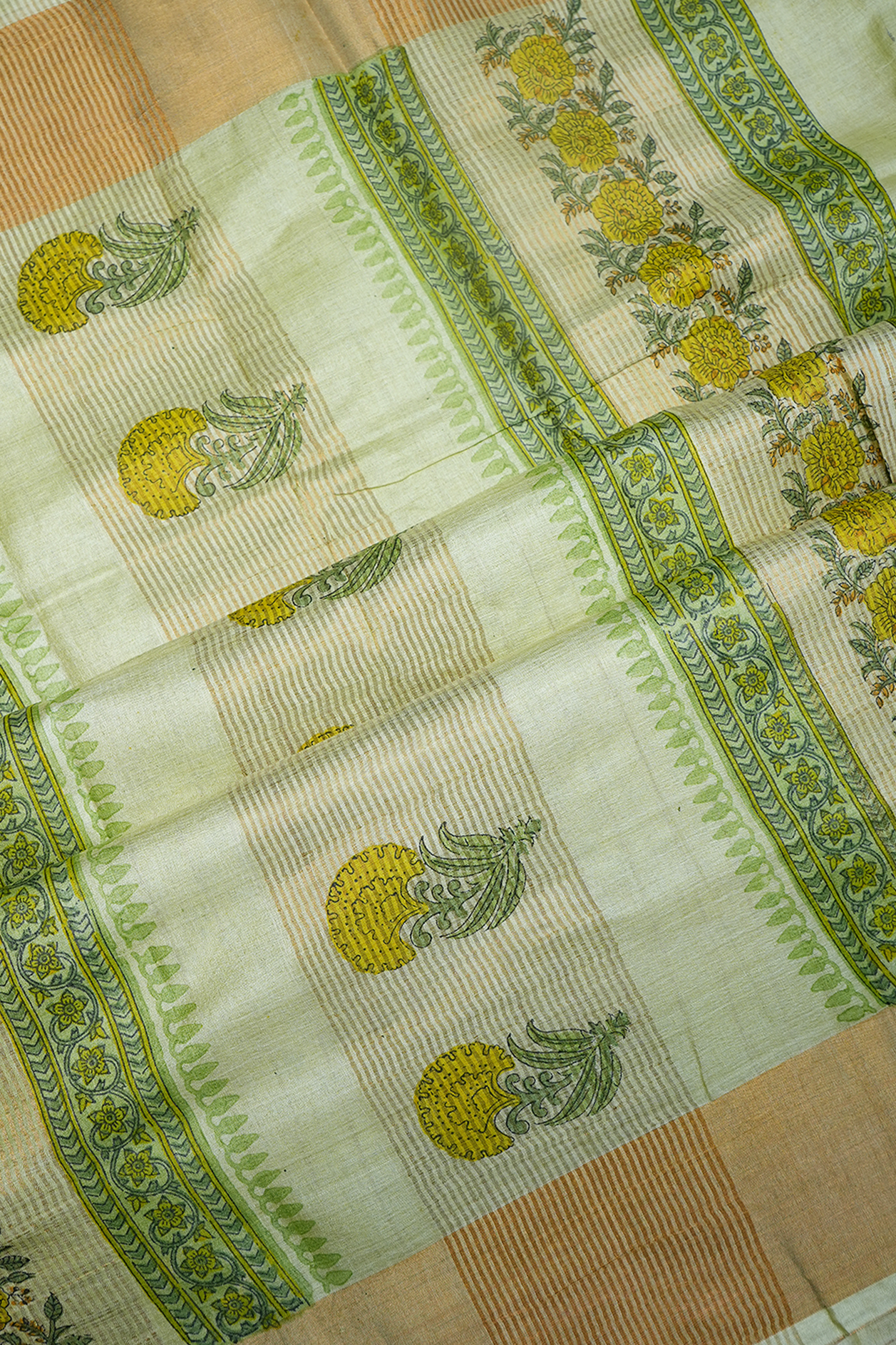 Floral Design Pale Yellow Printed Tussar Silk Saree