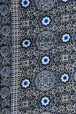 Geometric With Floral Design Multicolor Printed Silk Saree