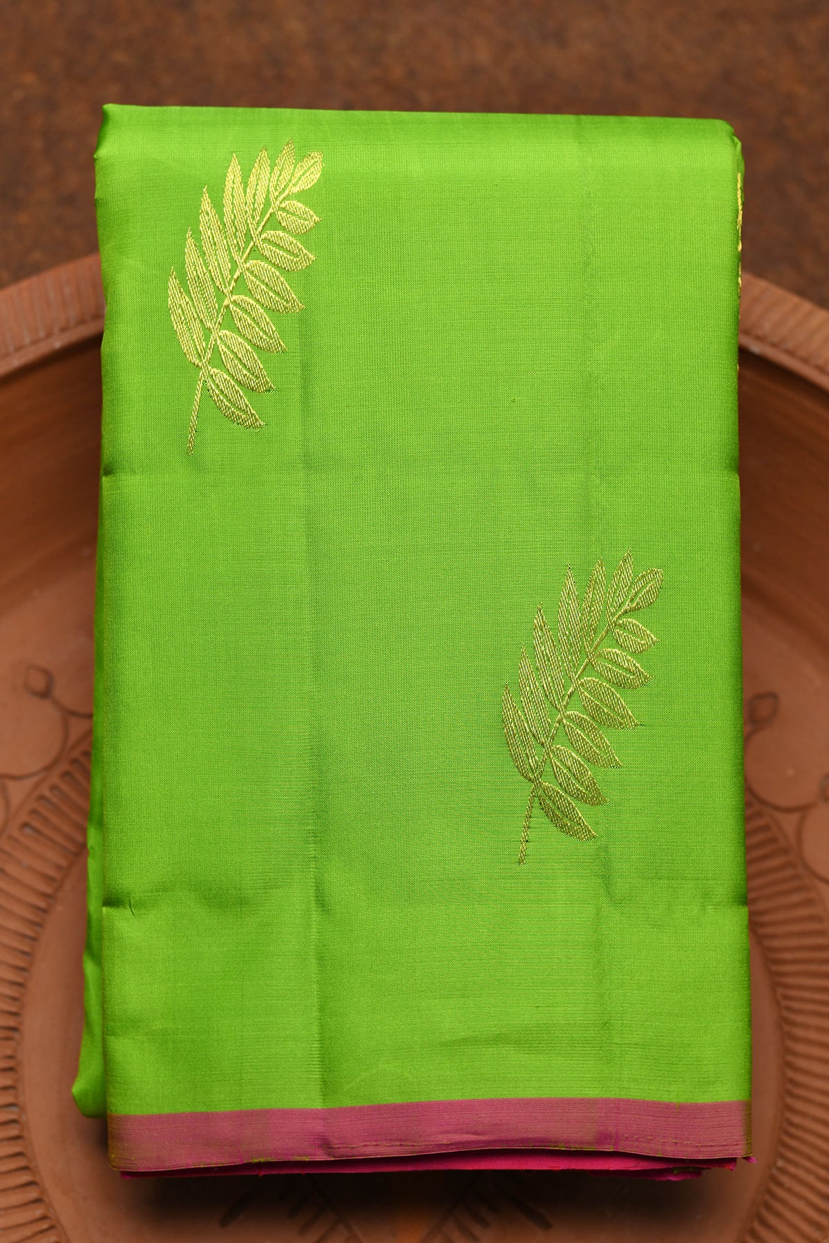 Leaf Zari Motif Parrot Green Kanchipuram Silk Saree