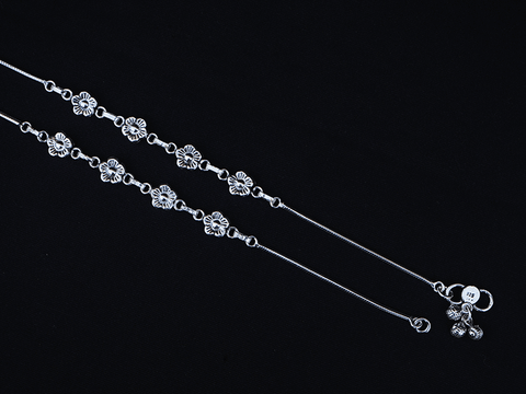 Pair Of Floral Design Light Weight Pure Silver Anklets