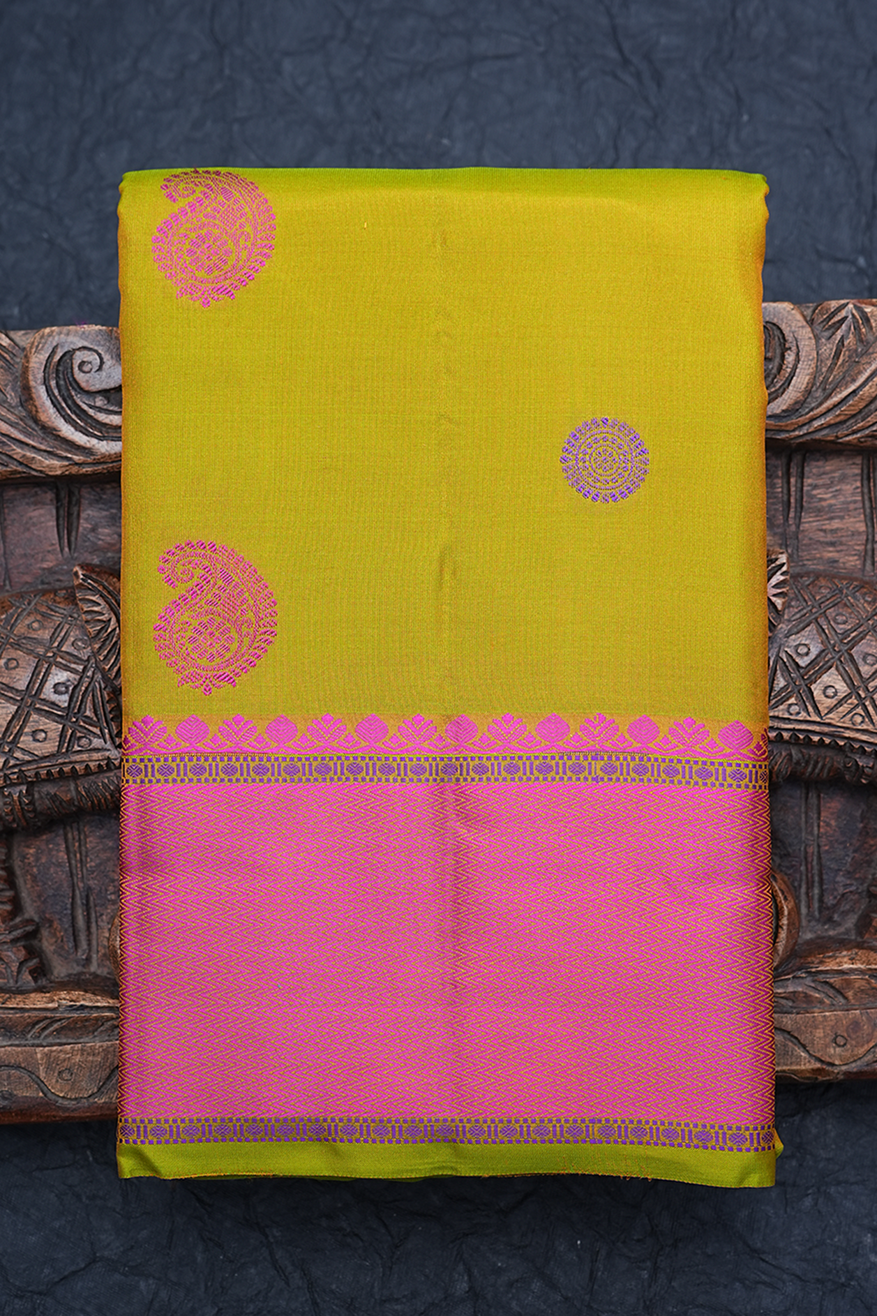 Paisley Chakram Motifs Pear Green Kanchipuram Silk Saree