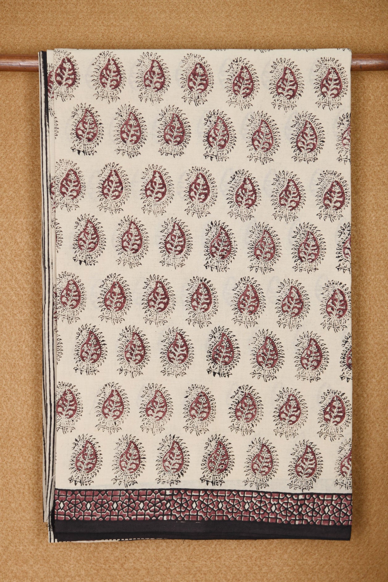 Paisley Design Off White Jaipur Printed Cotton Saree