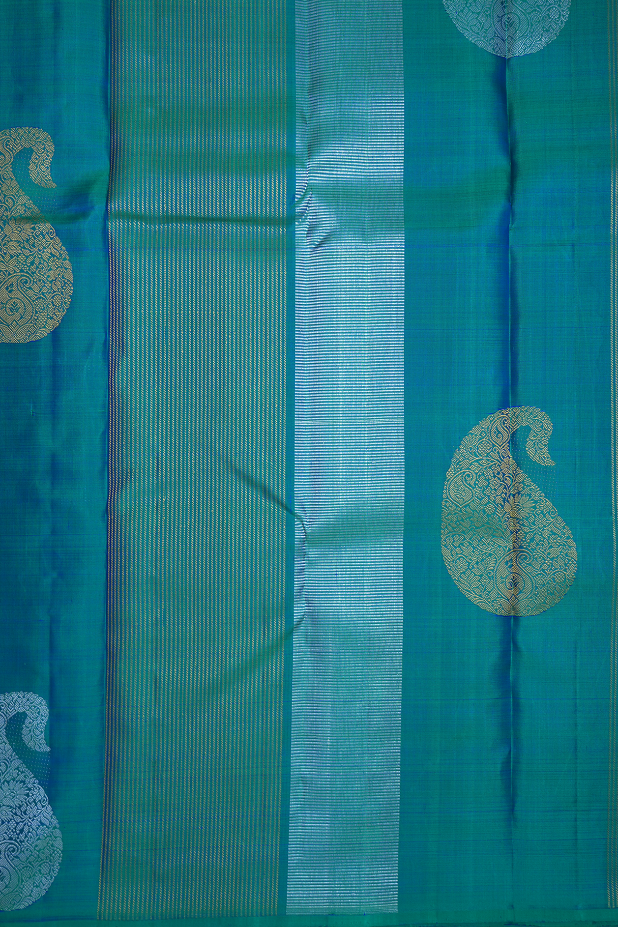 Paisley Zari Design Peacock Green Kanchipuram Silk Saree