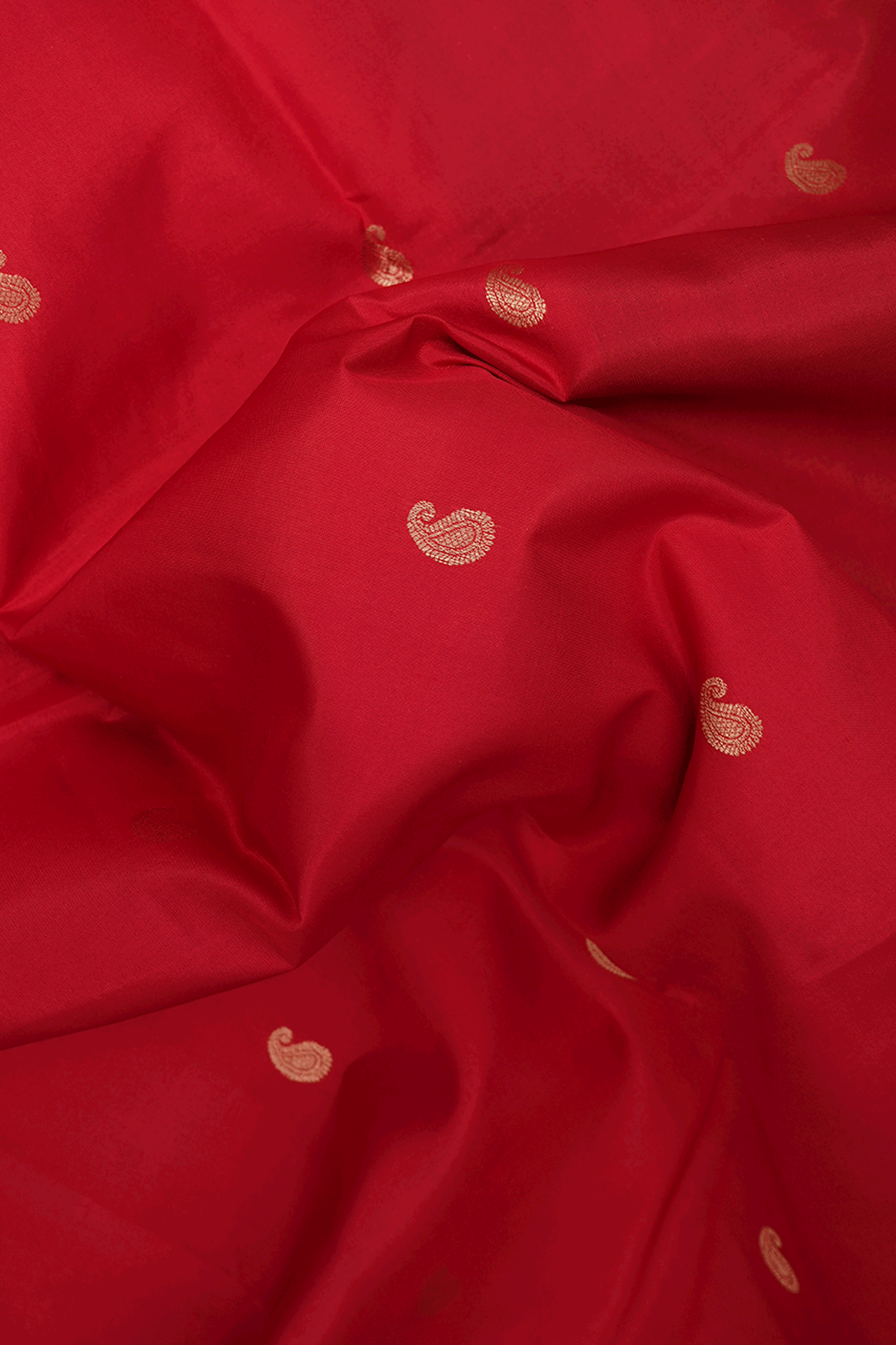 Paisley Zari Buttas Chilli Red Kanchipuram Silk Saree
