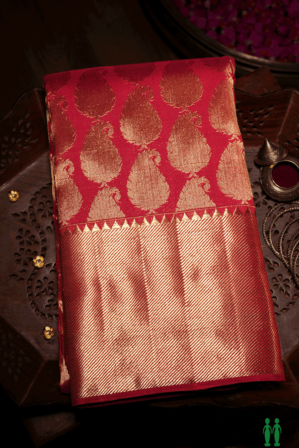 Paisley Zari Design Scarlet Red Kanchipuram Silk Saree