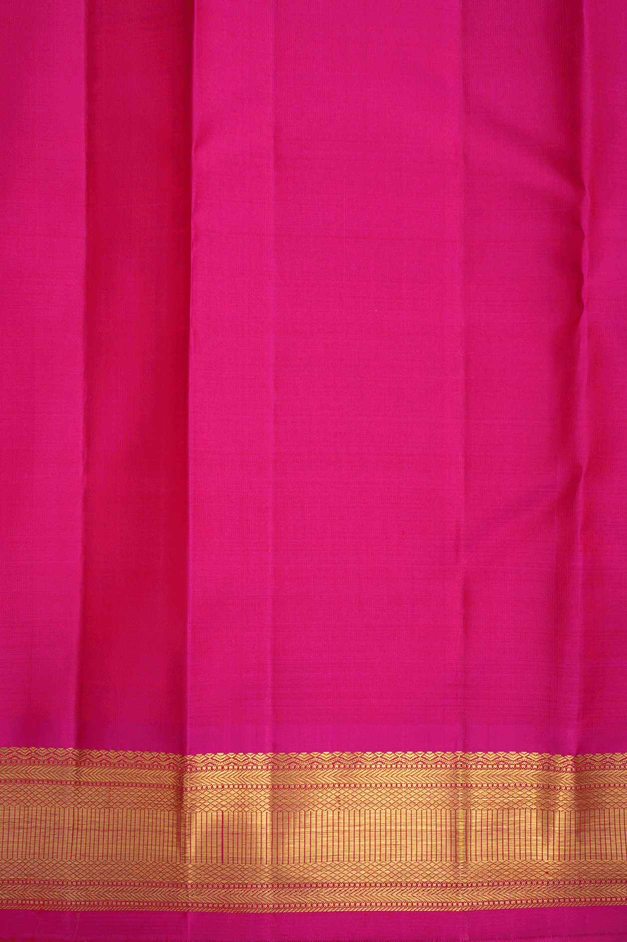Peacock Chakram Zari Motifs Magenta Kanchipuram Silk Saree