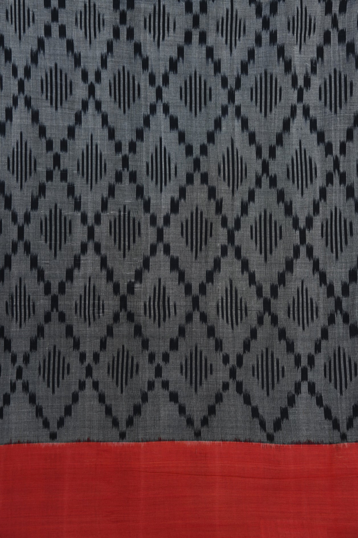 Plain Border With Geometric Pattern Grey Pochampally Cotton Saree