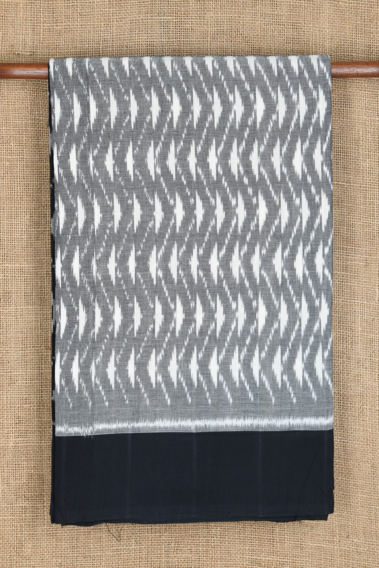 Plain Border With Ikat Design Grey Pochampally Cotton Saree