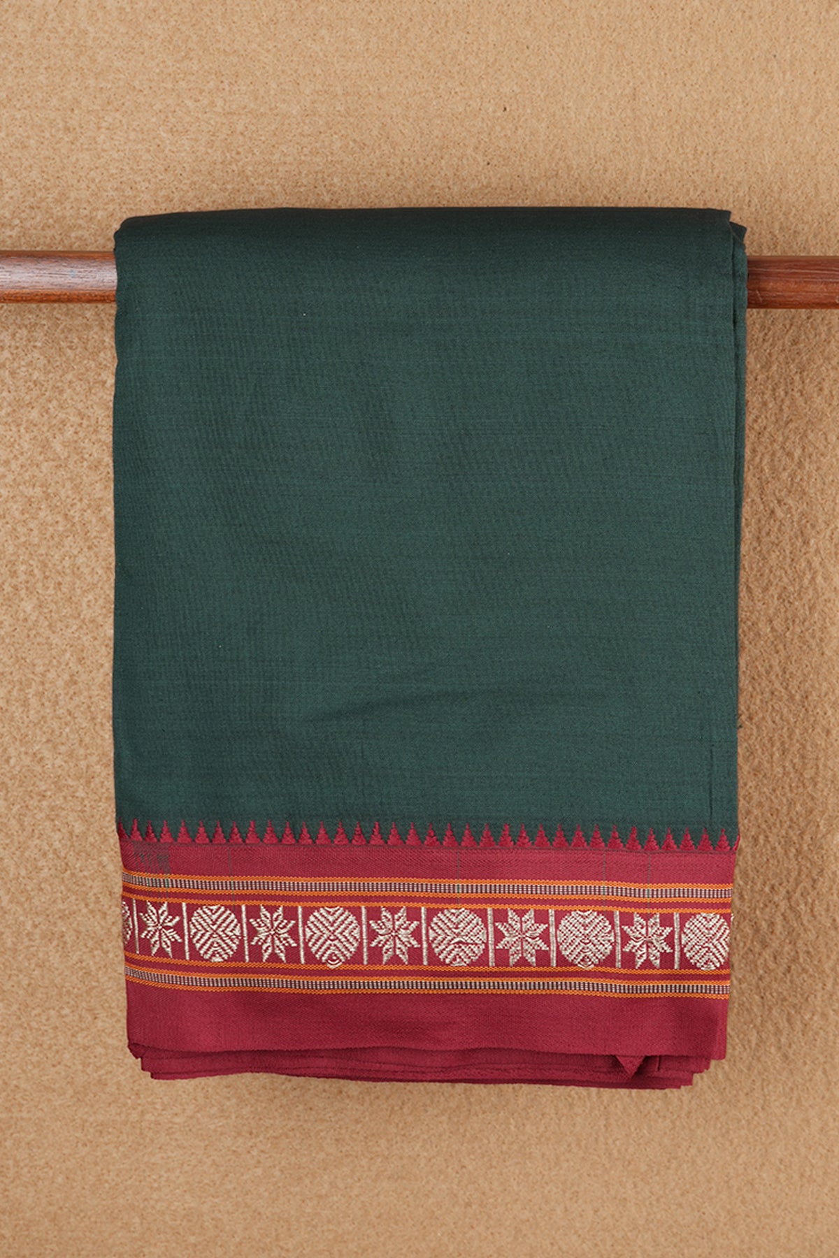 Pown And Star Design Threadwork Border Plain Bottle Green Dharwad Cotton Saree