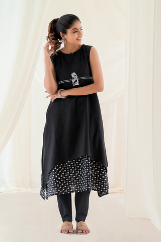 Printed Asymmetrical Kurta With Contrast Under Layer Fabric