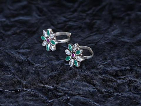 Pair Of Flower Design Kemp Silver Toe Rings
