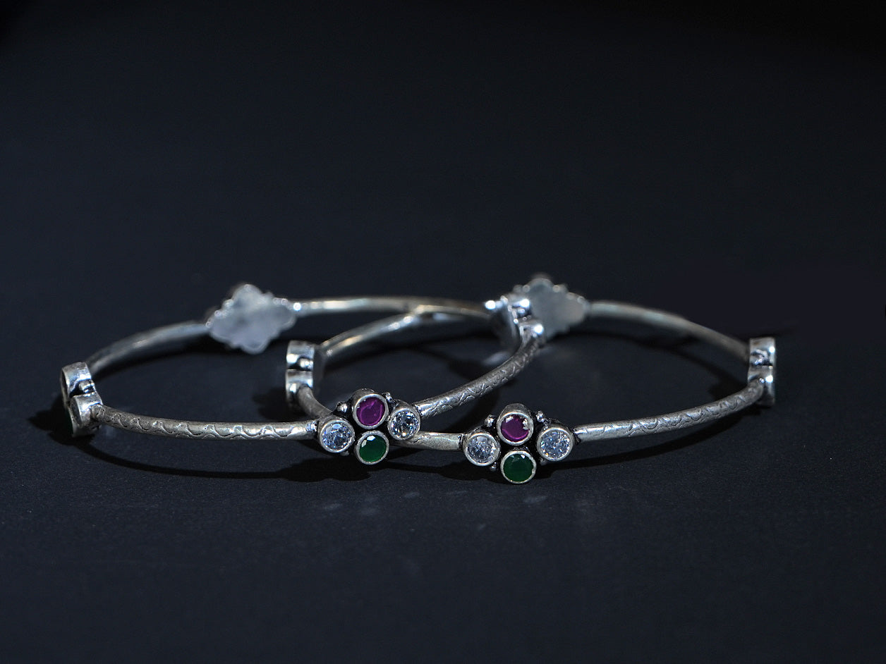 Pure Silver With Oxidized Finishing Red Kemp And White Topaz Stone Light Weight Bangles
