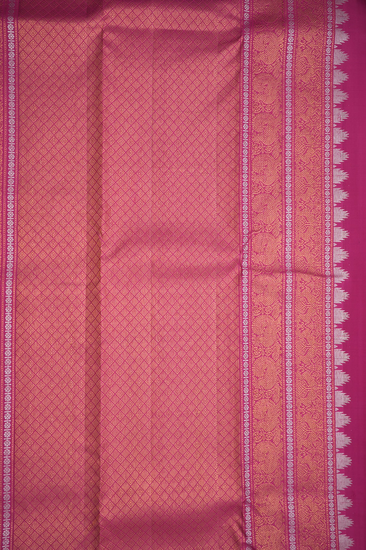 Rettai Pettu Border Coral Red Kanchipuram Silk Saree