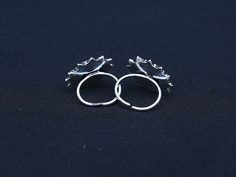 Pair Of Adjustable Silver Toe Rings In White Crystal