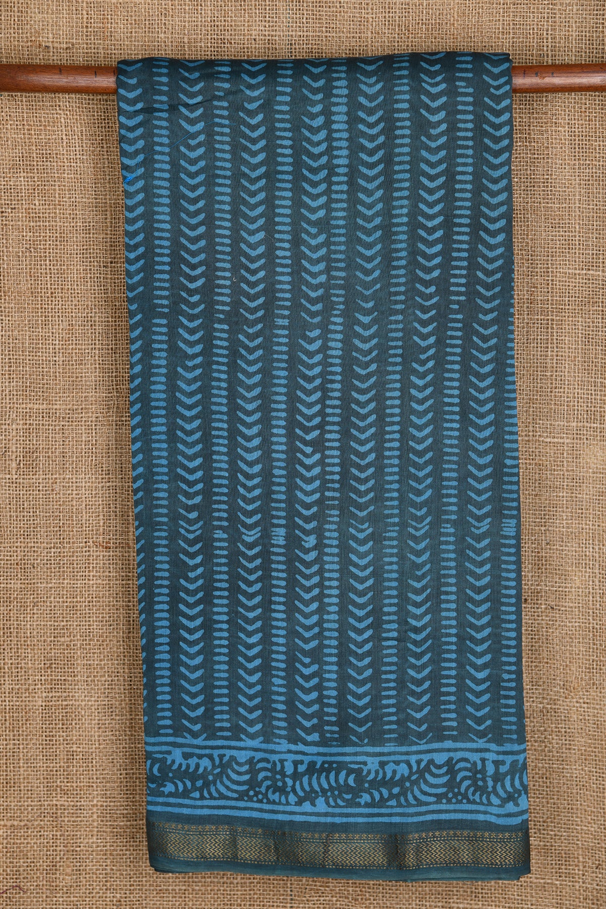 Small Zari Border With Arrow Design Teal Blue Maheswari Cotton Saree