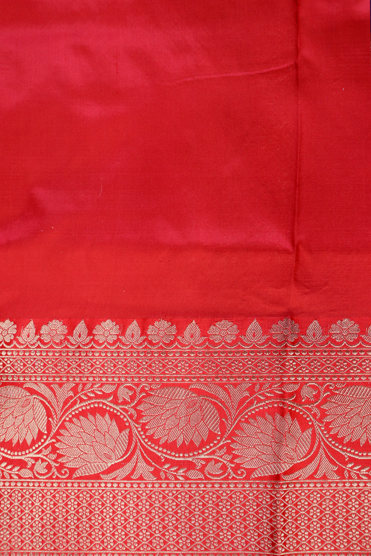 Thilagam Zari Motifs Purple Rose Banarasi Silk Saree