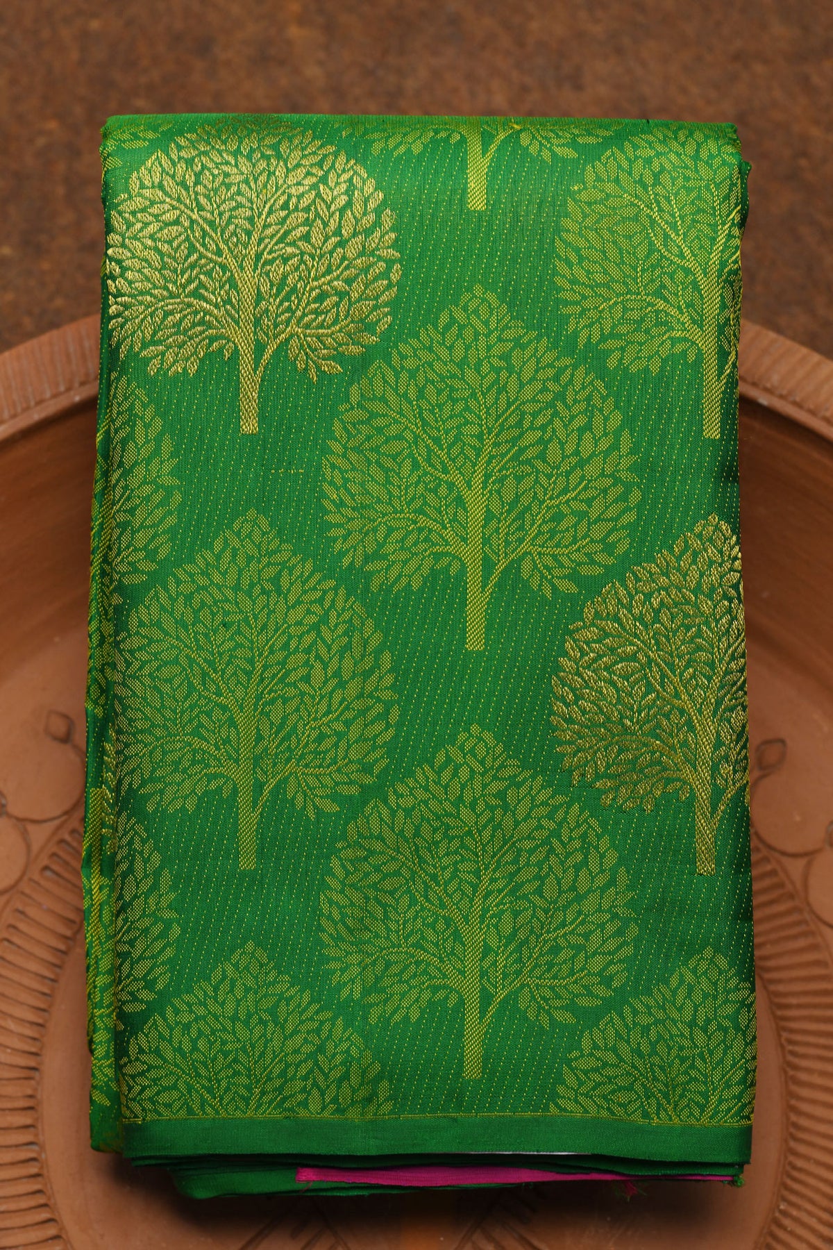 Thread Work And Zari Tree Motif Green Kanchipuram Silk Saree