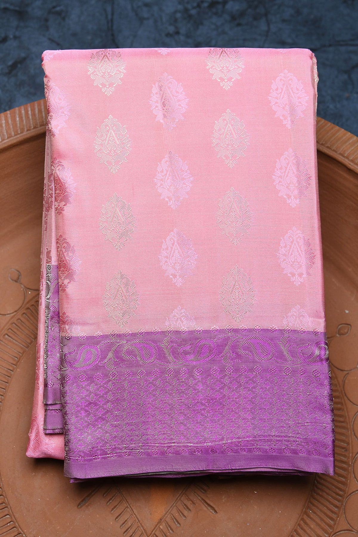Thread Work Lavangam Border With Pendant Butta Pastel Pink Kanchipuram Silk Saree