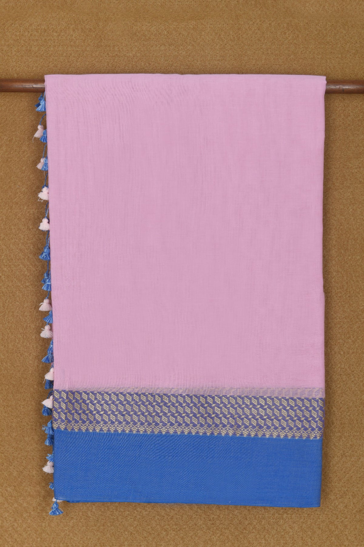 Thread Work Contrast Border In Plain Pastel Pink Bengal Cotton Saree