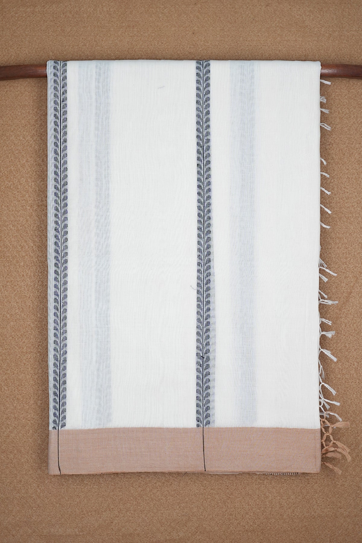 Threadwork Design White Bengal Cotton Saree