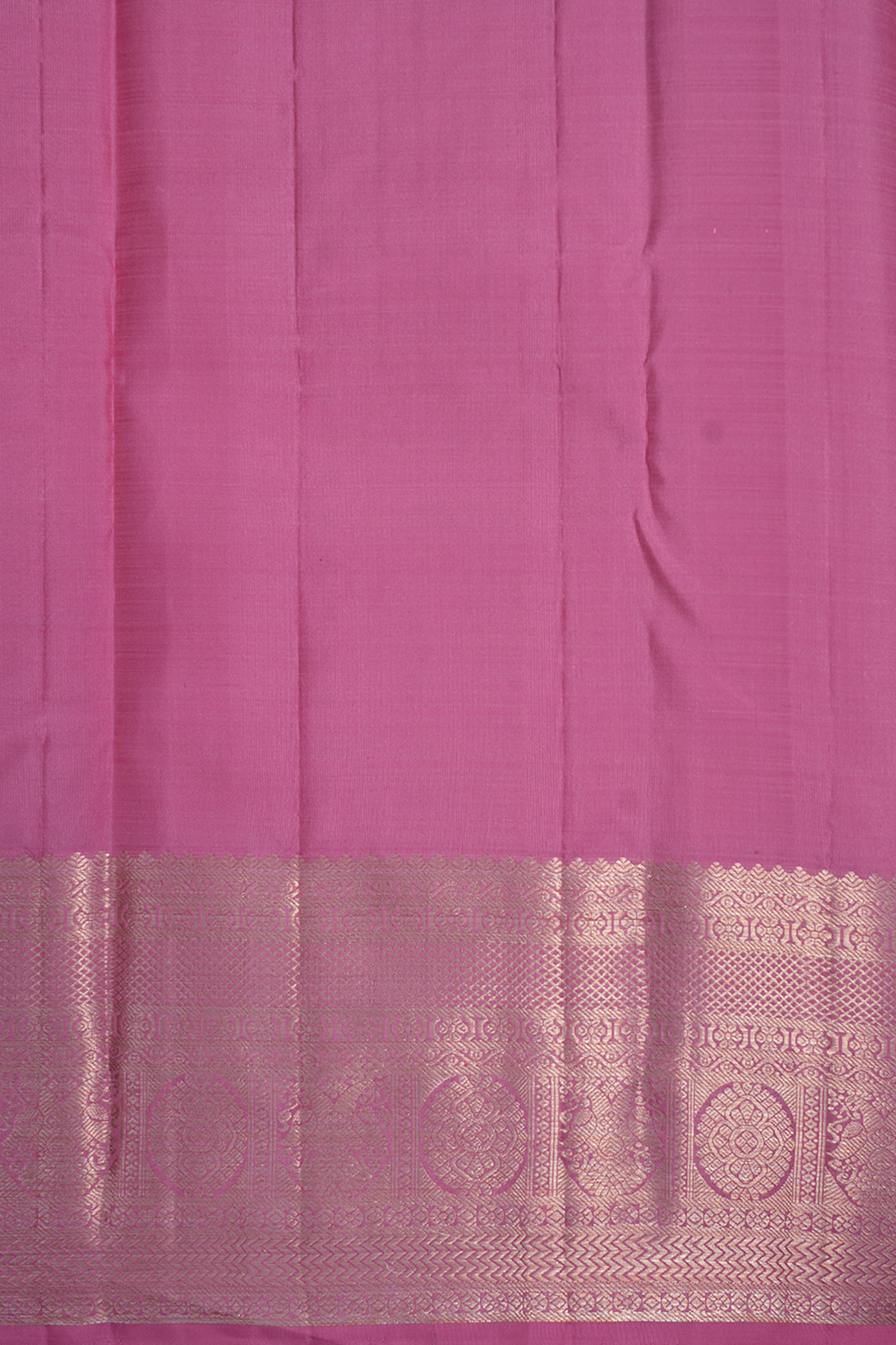 Traditional Border Plain Onion Pink Kanchipuram Silk Saree
