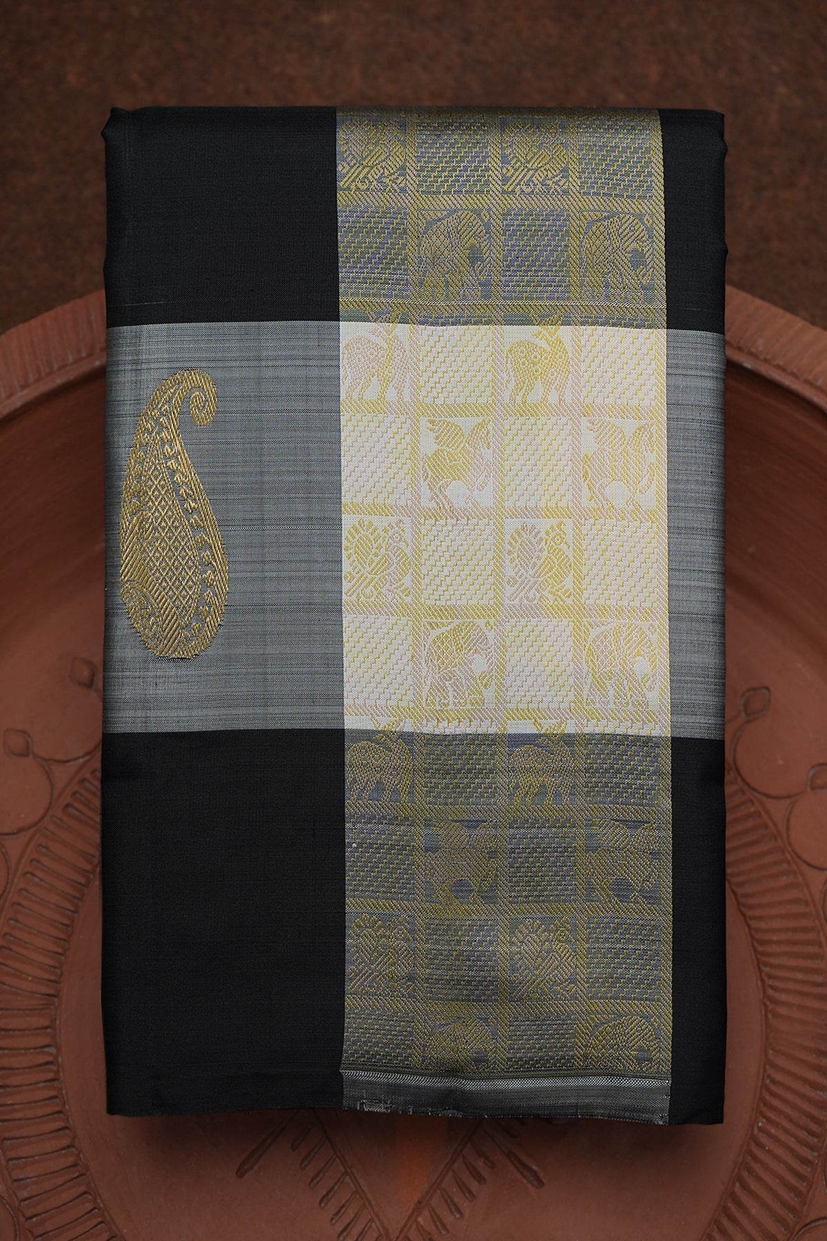 Traditional Design Black And White Kanchipuram Silk Saree