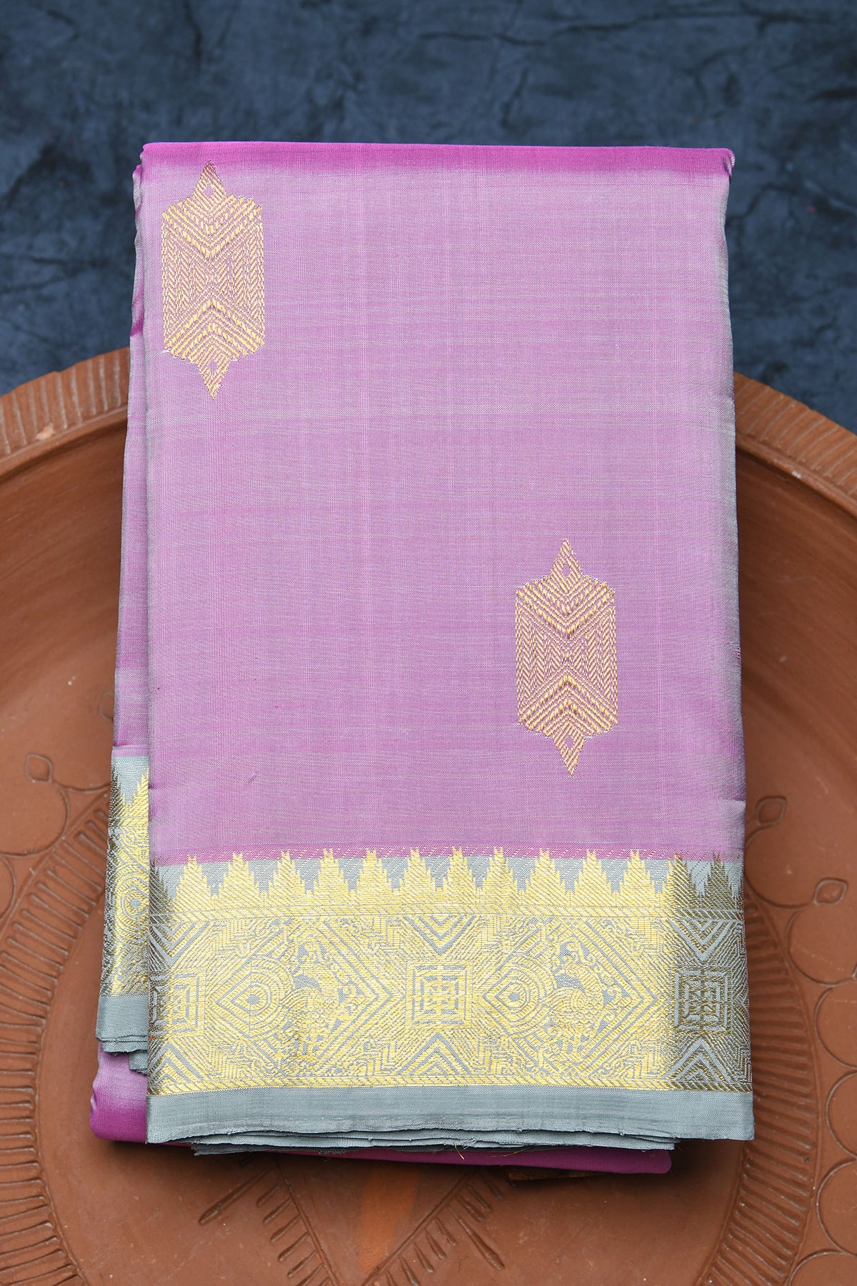 Traditional Zari Border With Buttas Lavender Kanchipuram Silk Saree