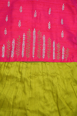U-neck Leaf Embroidered Magenta And Green Pavadai Sattai